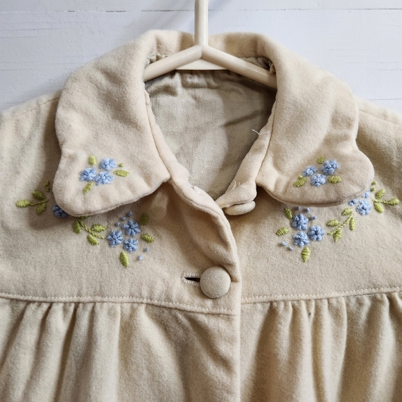 Vintage 1960s Beige Velvet Floral Embroidered Jacket Coat 60s Cottagecore mcm - Picture 2 of 9